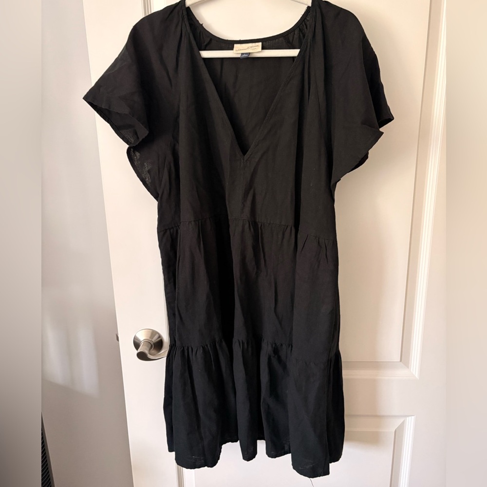 Black Linen Tiered V-Neck Short Sleeve Dress